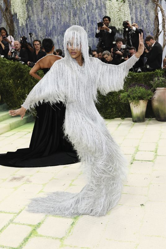 TEYANA TAYLOR at 2026 Met Gala Celebrating Costume Art at Metropolitan Museum of Art in New York City 05/04/2026