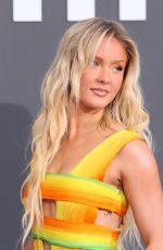 ZARA LARSSON at amfAR Gala Cannes 2026 Presented by Chopard at Hotel du Cap-Eden-Roc in Cannes 05/21/2026