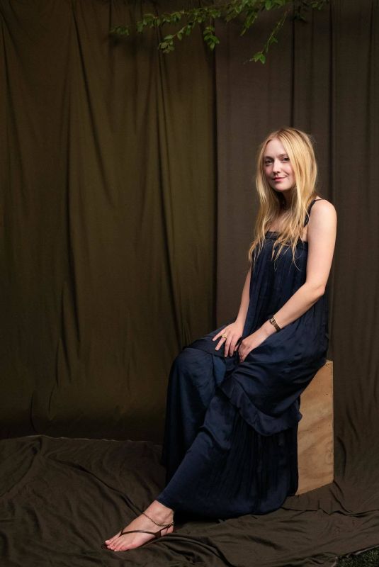 DAKOTA FANNING for La Ligne, September 2025
