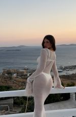ELLA CERVETTO - Instagram Photos 06/18/2026