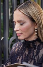 EMILY BLUNT Greets Fans Outside Her Hotel in Paris 06/01/2026