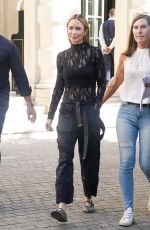 EMILY BLUNT Greets Fans Outside Her Hotel in Paris 06/01/2026