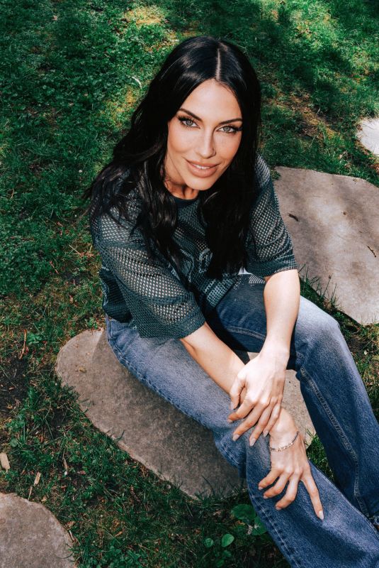 JESSICA LOWNDES - Instagram Photos 06/03/2026