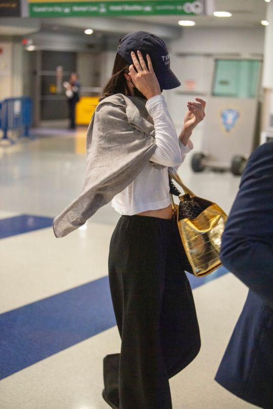 KENDALL JENNER Arrives at JFK International Airport in New York City 06/04/2026