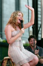 LEANN RIMES Performs at Good Morning America 06/30/2003