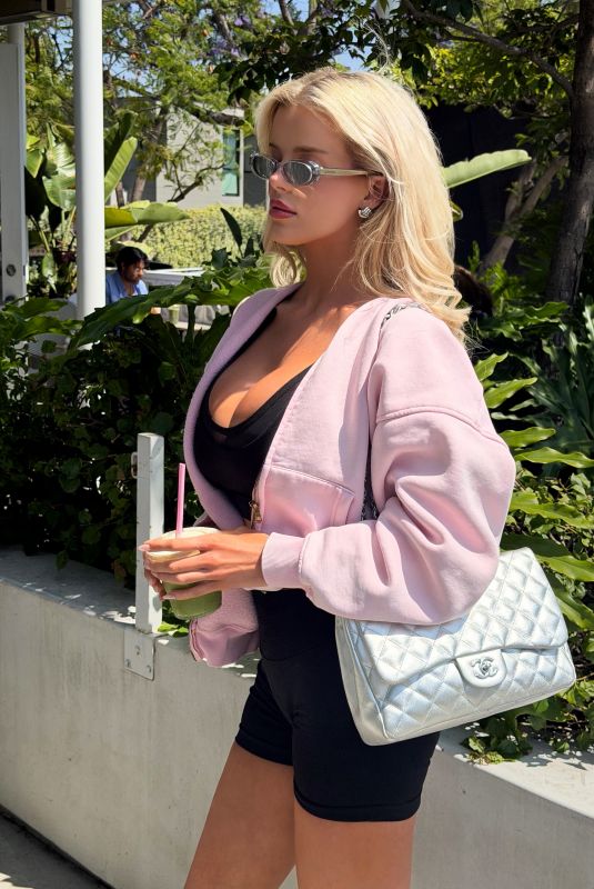MCKENZIE HEWSON - Instagram Photos 06/18/2026