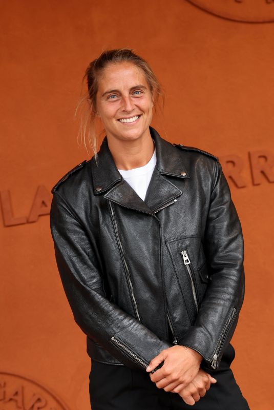 PAULINE DEROULEDE at 2026 French Open at Roland Garros in Paris 06/06/2026