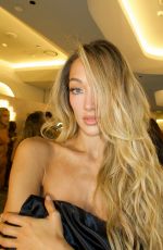 PENNY LANE - Instagram Photos and Video 06/03/2026