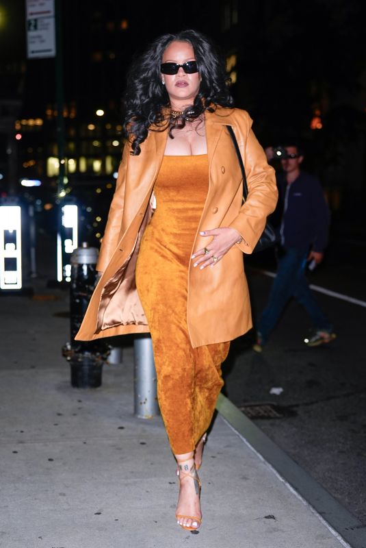RIHANNA Arrives Back to Four Seasons Hotel in New York 06/09/2026