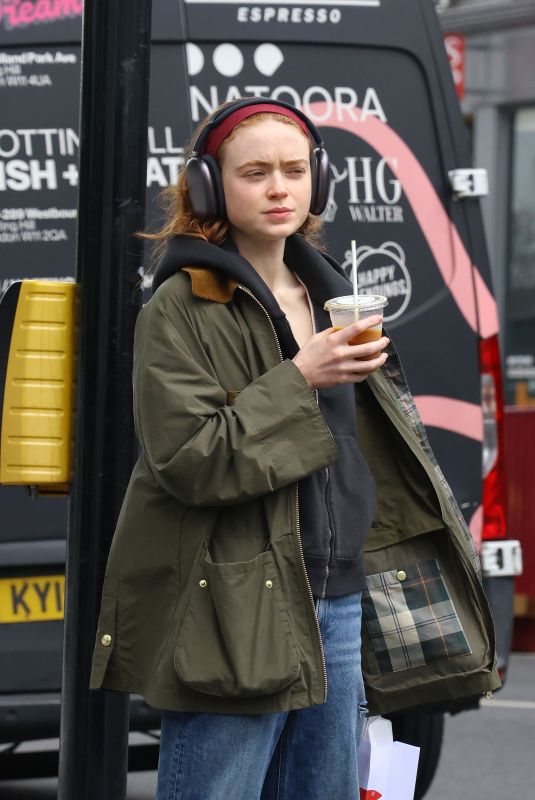 SADIE SINK Out and About at Portobello Road in London 06/04/2026