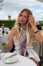 SARA CRUMBLELEG - Instagram Photos 06/17/2026