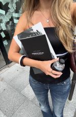SARA CRUMBLELEG - Instagram Photos 06/17/2026