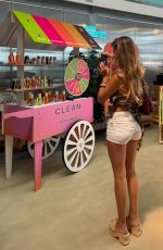 SARA CRUMBLELEG - Instagram Photos 06/22/2026