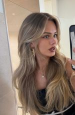 SARA CRUMBLELEG - Instagram Photos 06/29/2026