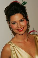 SHANIA TWAIN at 39th Annual CMA Awards 11/15/2005