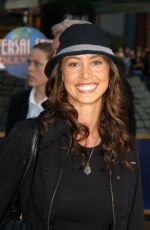 SHANNON ELIZABETH at Bruce Almighty World Premiere in Universal City 05/14/2003