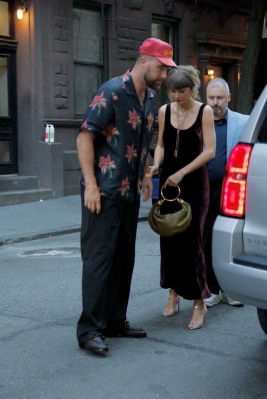 TAYLOR SWIFT and Travis Kelce Out for Dinner in Manhattan 06/13/2026