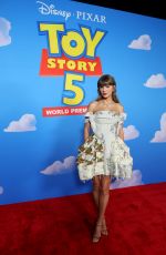 TAYLOR SWIFT at Toy Story 5 L.A. World Premiere in Los Angeles 06/09/2026