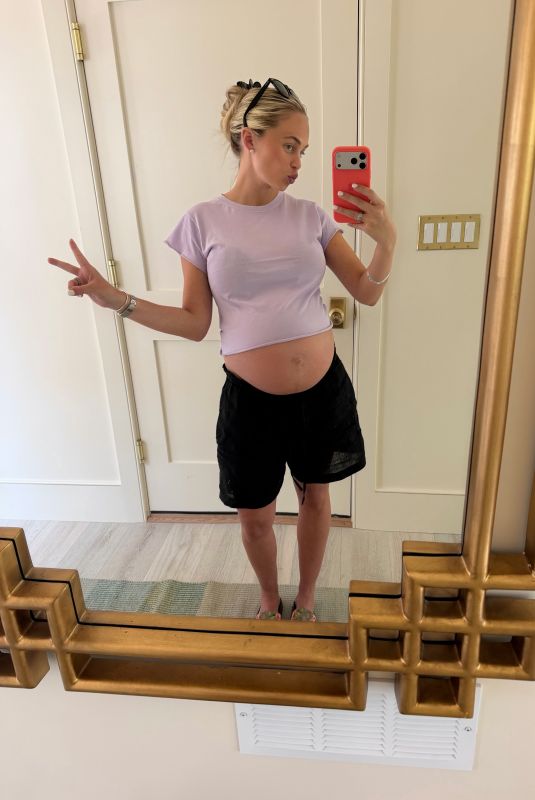 ALEXA SEROWIK - Instagram Photos 07/17/2026