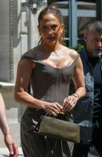 JENNIFER and LYNDA LOPEZ Out in Paris at Haute Couture F/W 2026/2027 Show at Paris Fashion Week 07/08/2026