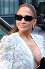 JENNIFER LOPEZ Arrives at Zuhair Murad Haute Couture Fall/Winter 2026-2027 Show at Paris Fashion Week 07/08/2026