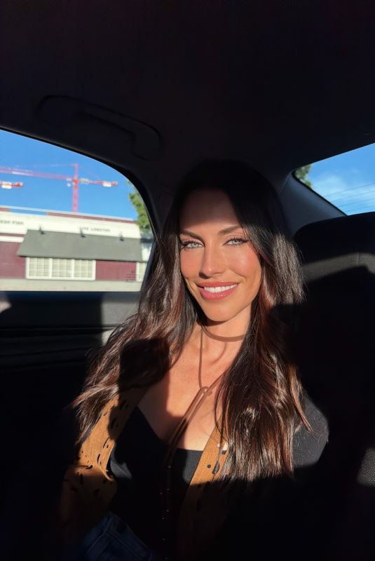JESSICA LOWNDES - Instagram Photos 07/04/2026