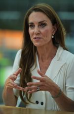 KATE MIDDLETON Visits Evelina London Children