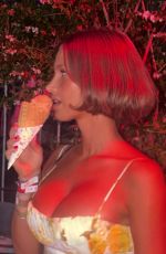 NAILA VAN KOMMER - Instagram Photos and Video 07/10/2026