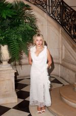 SABRINA CARPENTER at Dior Fashion Show at Paris Haute Couture Fall/Winter 2026 at Musee Rodin in Paris 07/06/2026