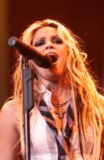SHAKIRA Performs at KIIS Jingle Ball in Los Angeles 12/19/2001
