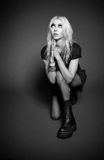 TAYLOR MOMSEN for Suddeutsche Zeitung Magazine, June 2026