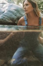 TRICIA HELFER - Instagram Photos 07/03/2026