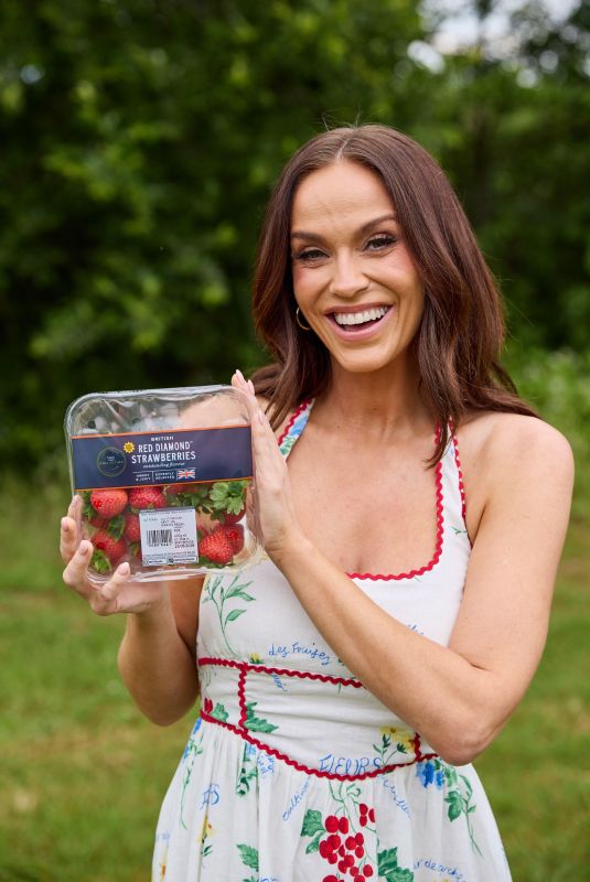 VICKY PATTISON Visits Hugh Lowe Farm in Kent 06/26/2026